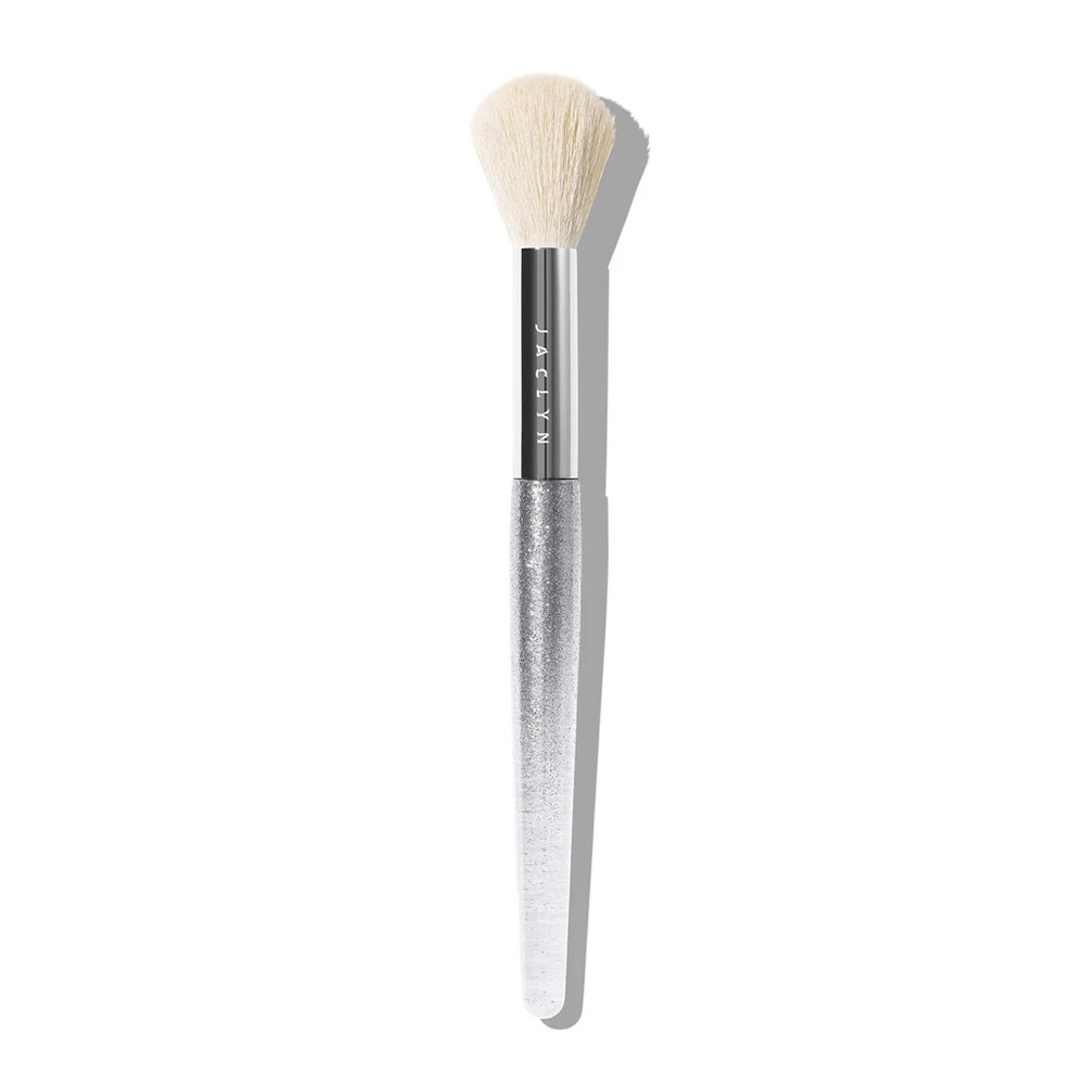 Jaclyn Cosmetics - J01 Mood Light Powder Brush